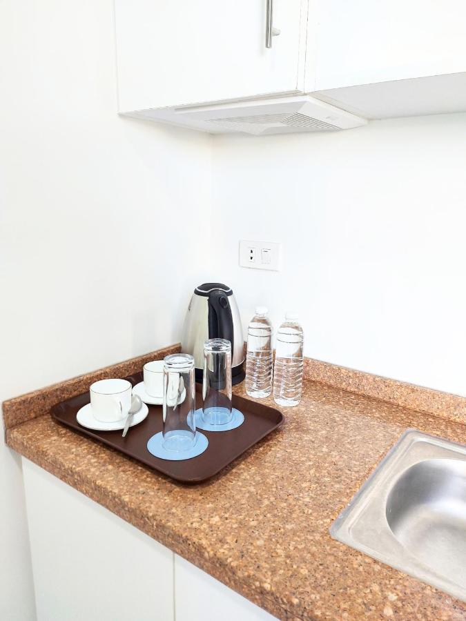 Airobedz Bgc - Near Uptown Hotel Манила Екстериор снимка