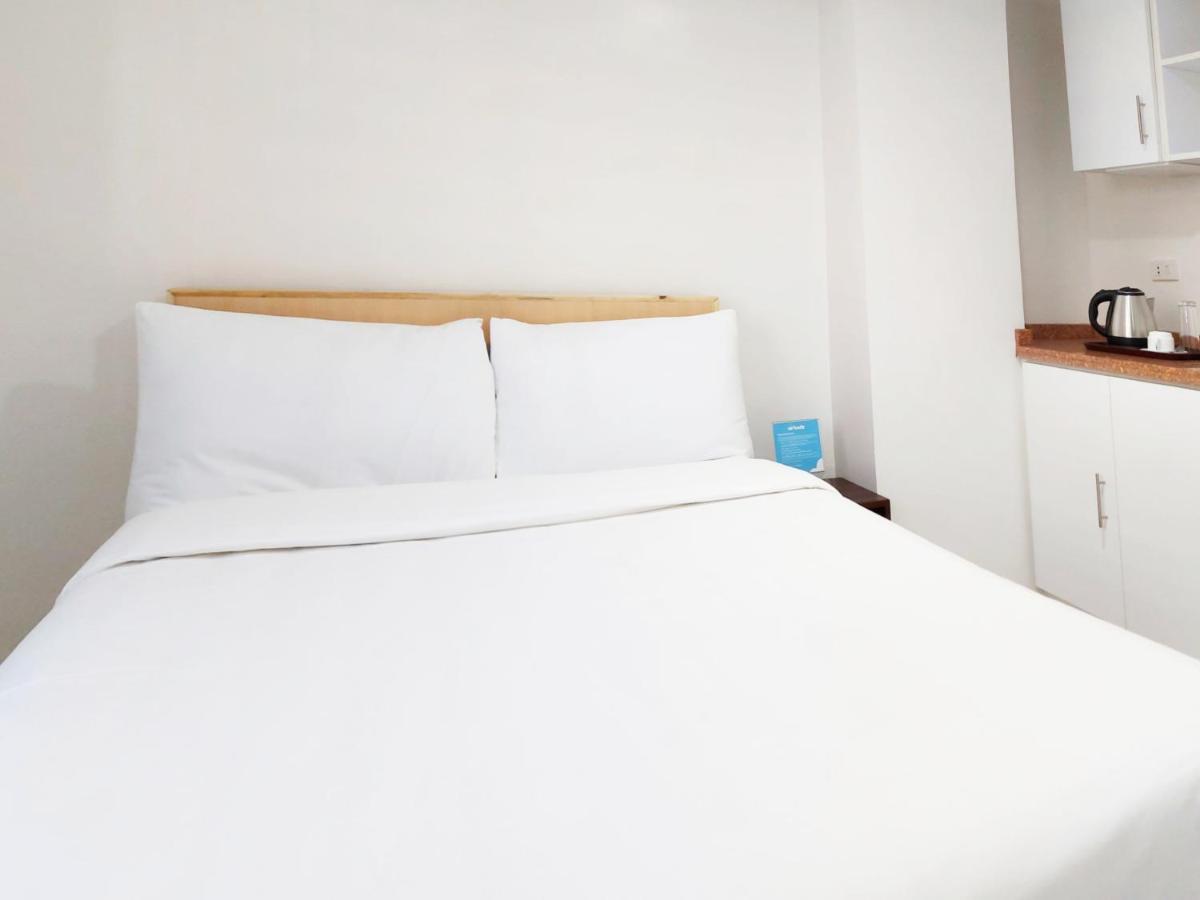 Airobedz Bgc - Near Uptown Hotel Манила Екстериор снимка
