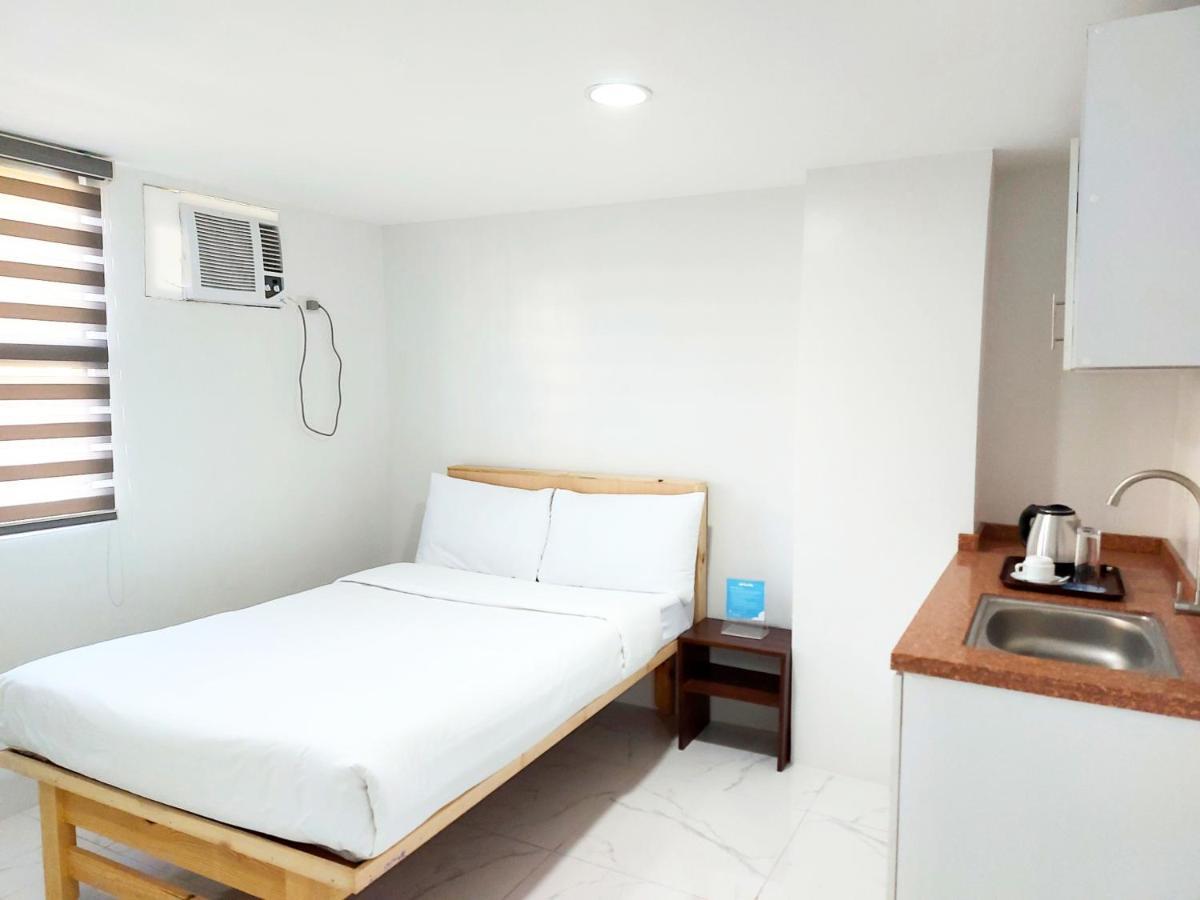 Airobedz Bgc - Near Uptown Hotel Манила Екстериор снимка
