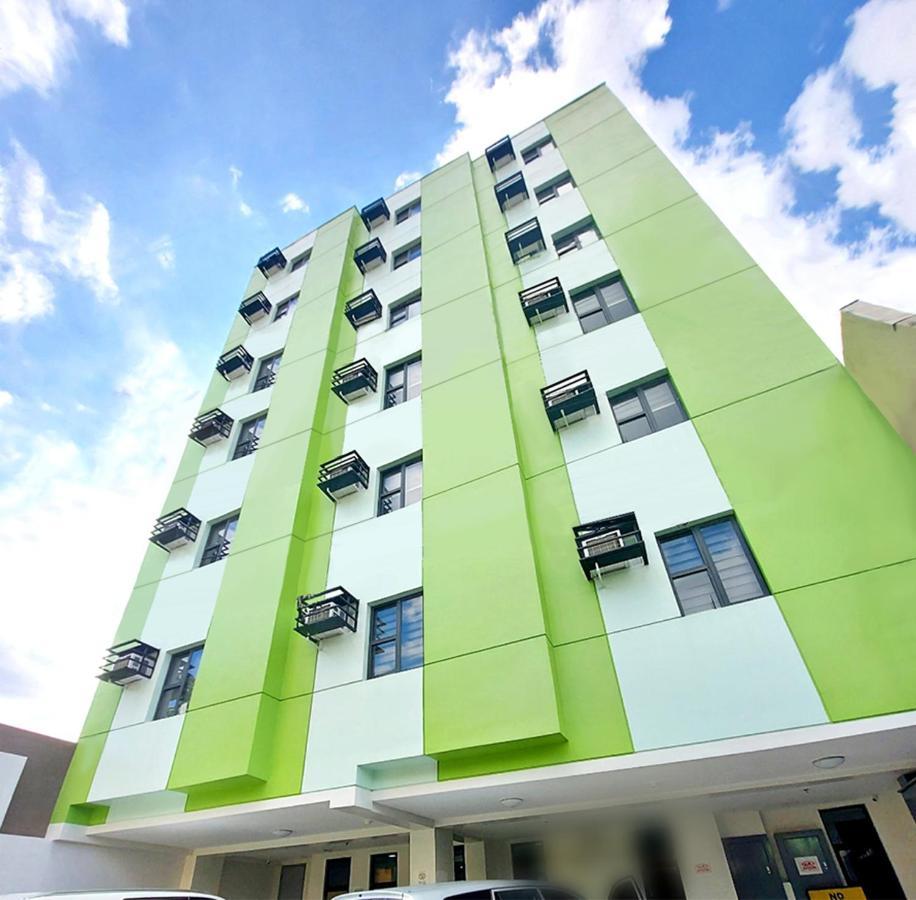 Airobedz Bgc - Near Uptown Hotel Манила Екстериор снимка